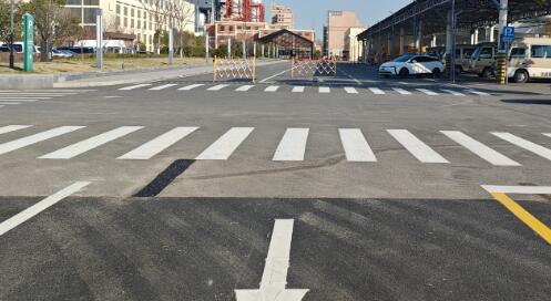 蘇州商業(yè)廣場地面劃線專家，包工包料打造智慧化通行空間
